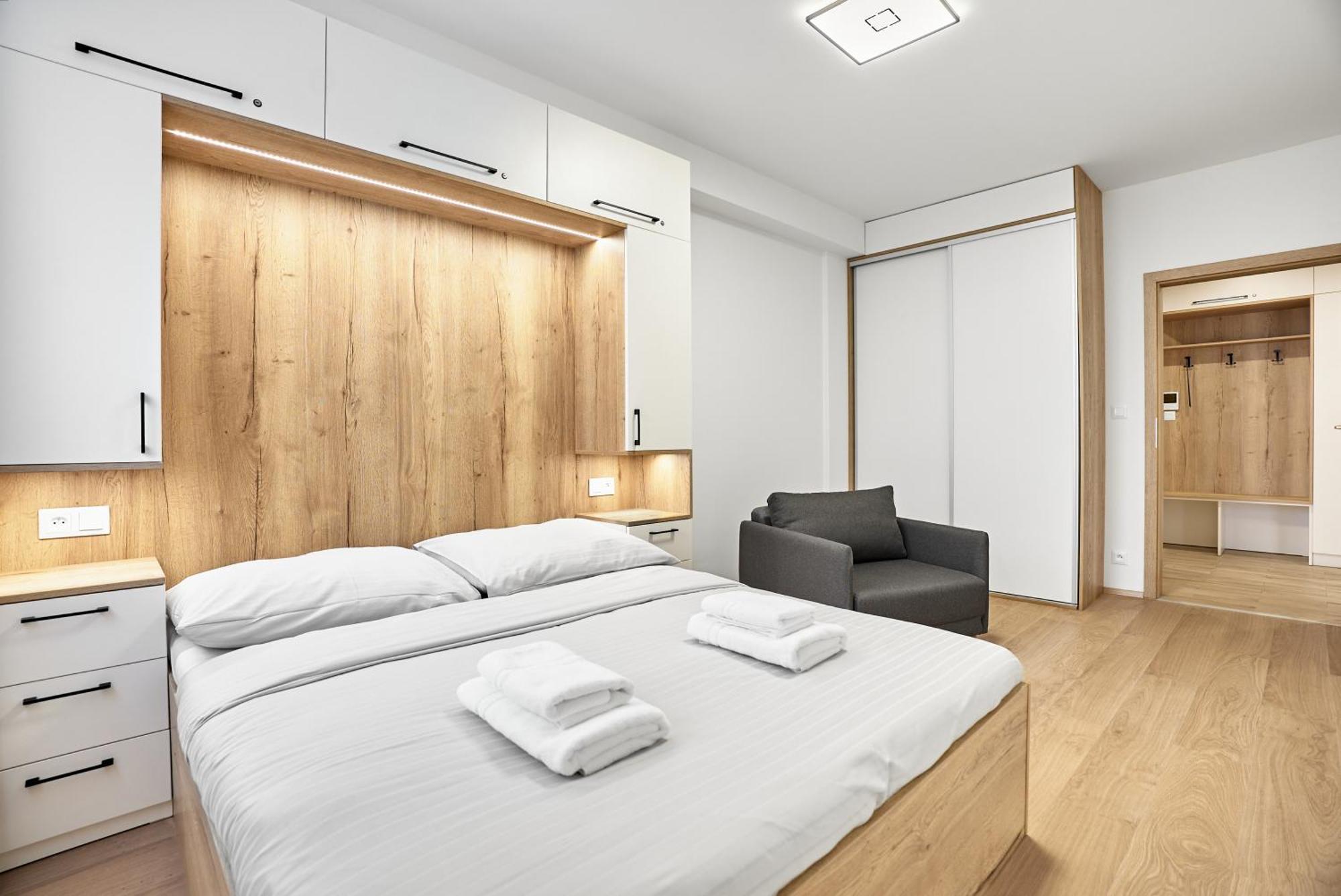 Moderně zařízený apartmán s garážovým stáním Loučná pod Klínovcem Esterno foto