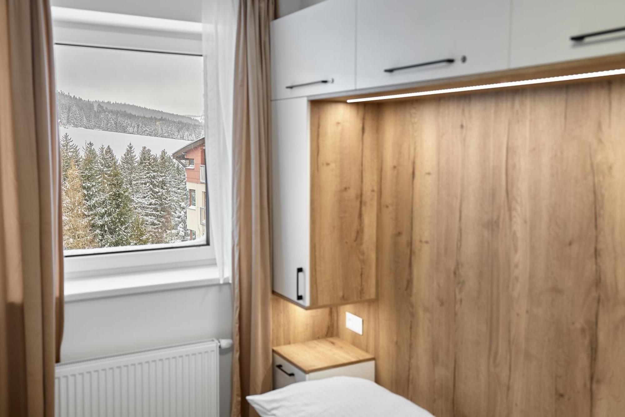 Moderně zařízený apartmán s garážovým stáním Loučná pod Klínovcem Esterno foto
